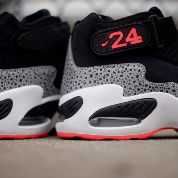 Nike Air Griffey Max 1 Shoe - Picture 3 of 3